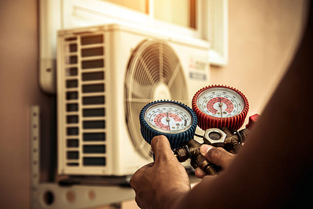 Professional Hvac technician working in Albion, NE
